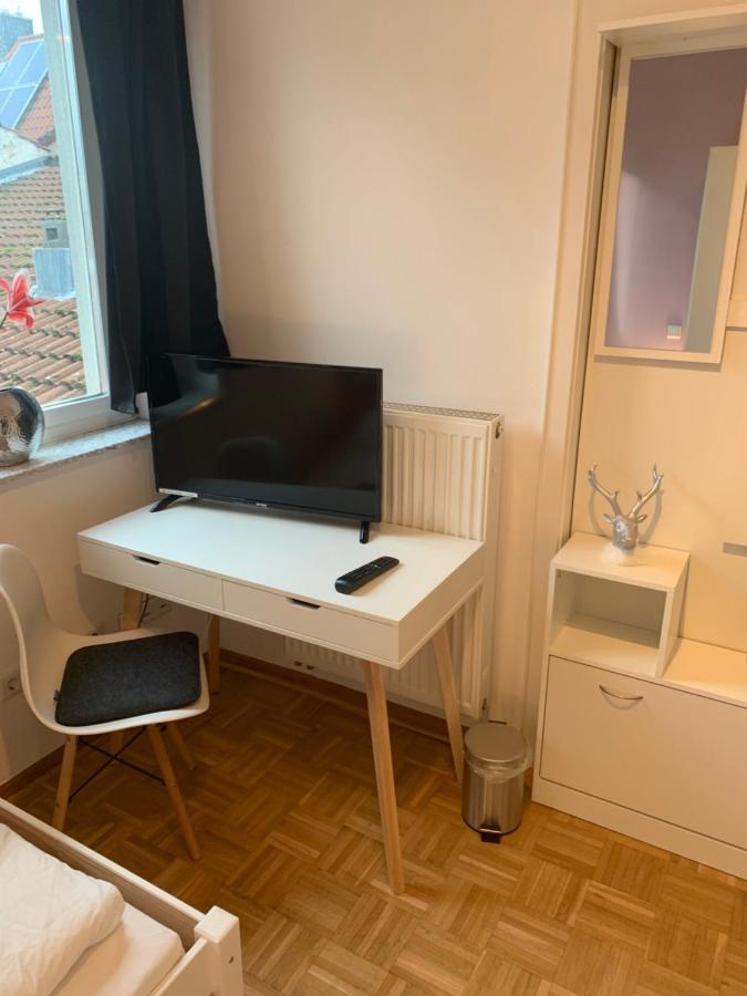 Aschaffapartment 4 Schlafzimmer Bis 10 Personen Bei Aschaffenburg Séjour chez l'habitant Mainaschaff